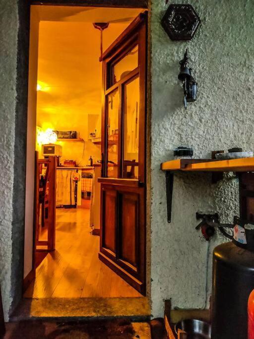アオスタ The Golden Eagle - Chalet A Champdeprazヴィラ エクステリア 写真